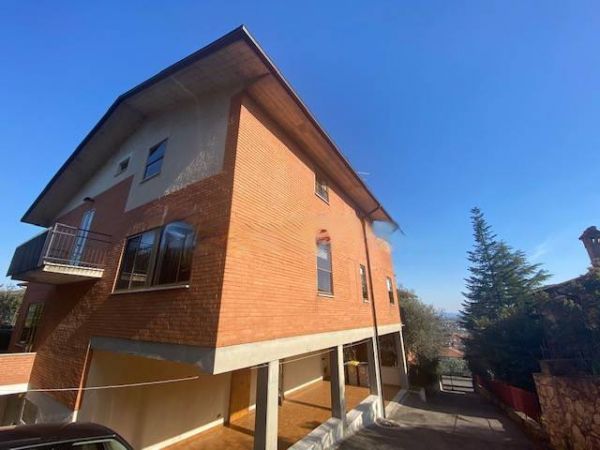 Casa indipendente vendita Perugia , € 295.000, 310 mq